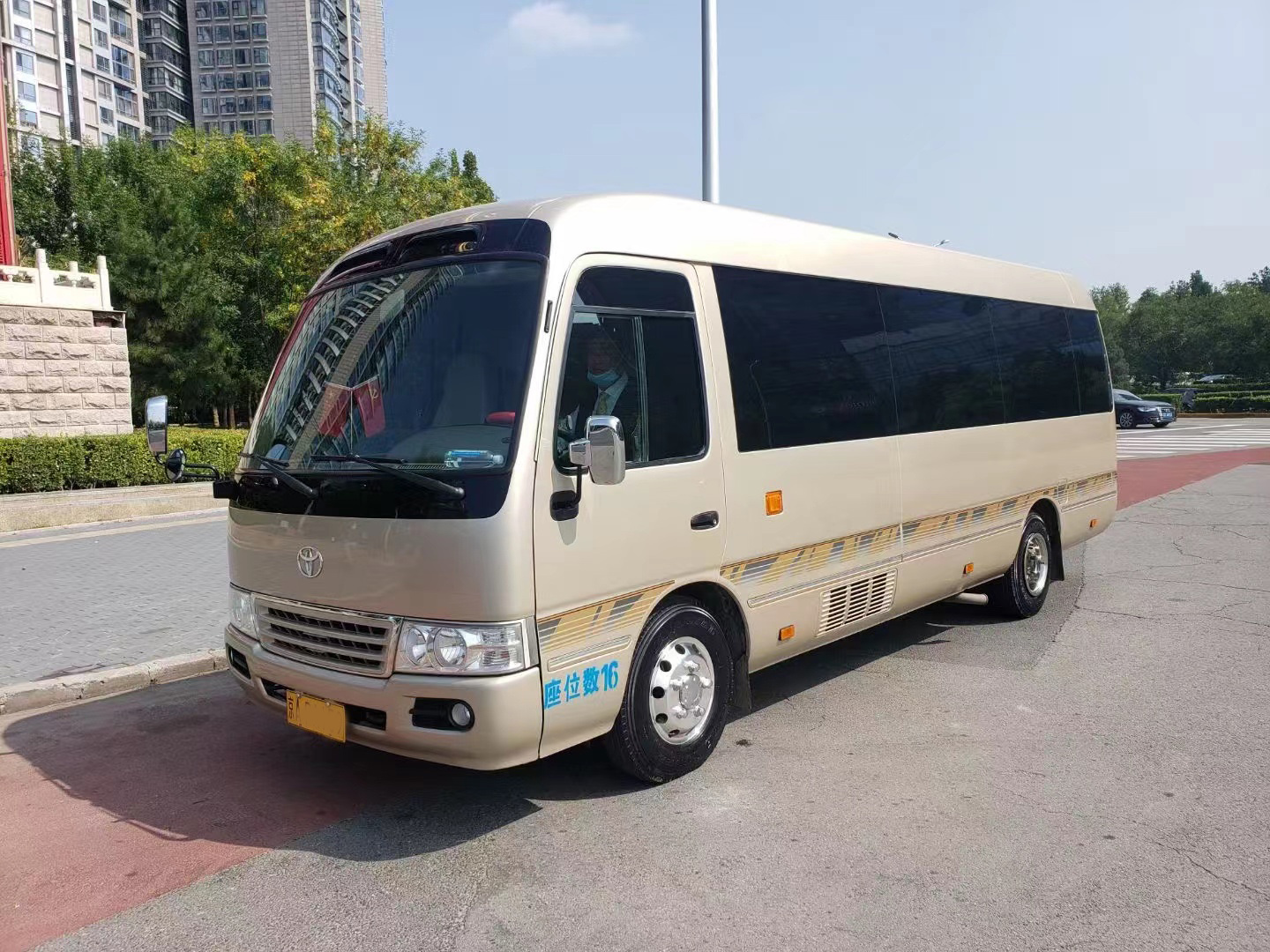 中型客车22座-丰田考斯特