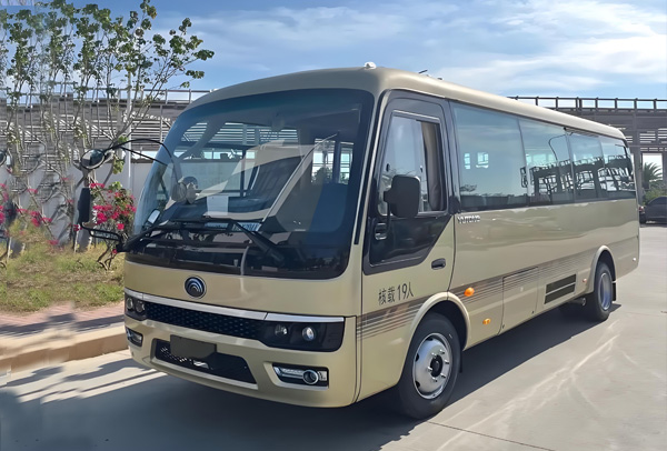 北京包车车型——20座宇通D7E
